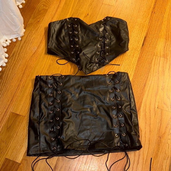 ICON leather lace up two piece - Picture 2 of 9
